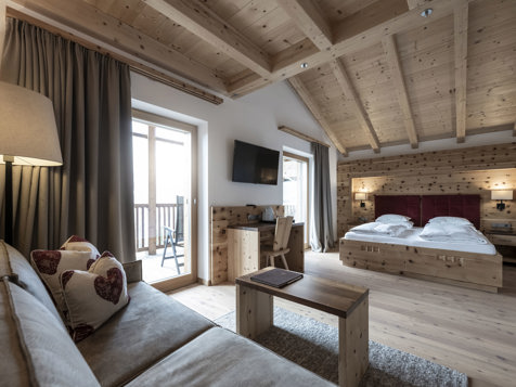 Doppelzimmer Mansarde mit Talblick und Balkon image 15