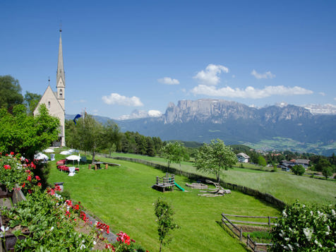 Juniorsuite con vista sulle Dolomiti e un balcone image 9